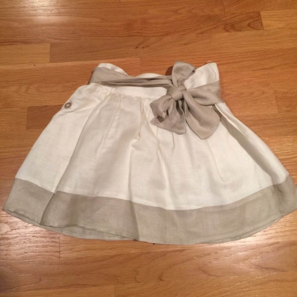 BCBG cutest skirt